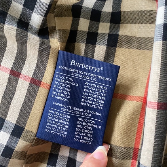 Burberry’s “Burberry” Trench Coat 🧥 - Picture 12 of 15